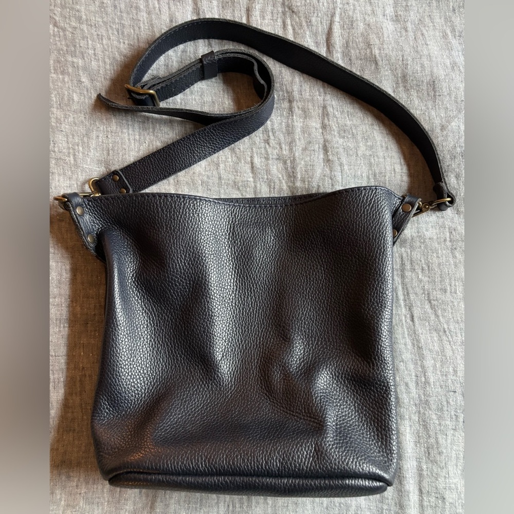 Handmade Full Grain Leather Bucket Bag - Black - Picture 2 of 8